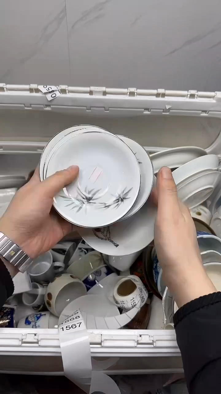 【闪购商品】1567回流瓷器默认微瑕，18.8包邮