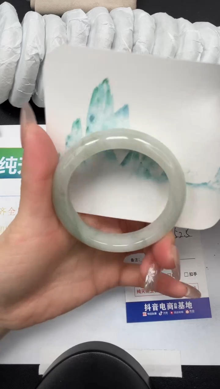 【闪购商品】石英质玉手镯未镶嵌275-52.5
