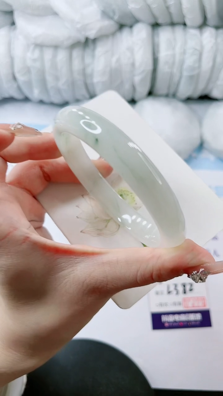 【闪购商品】石英质玉手镯未镶嵌多样性发货L382-64