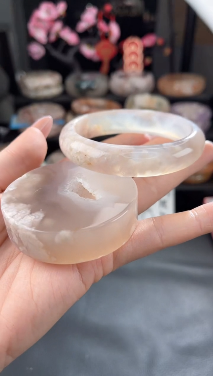 【闪购商品】石英质玉手镯未镶嵌60