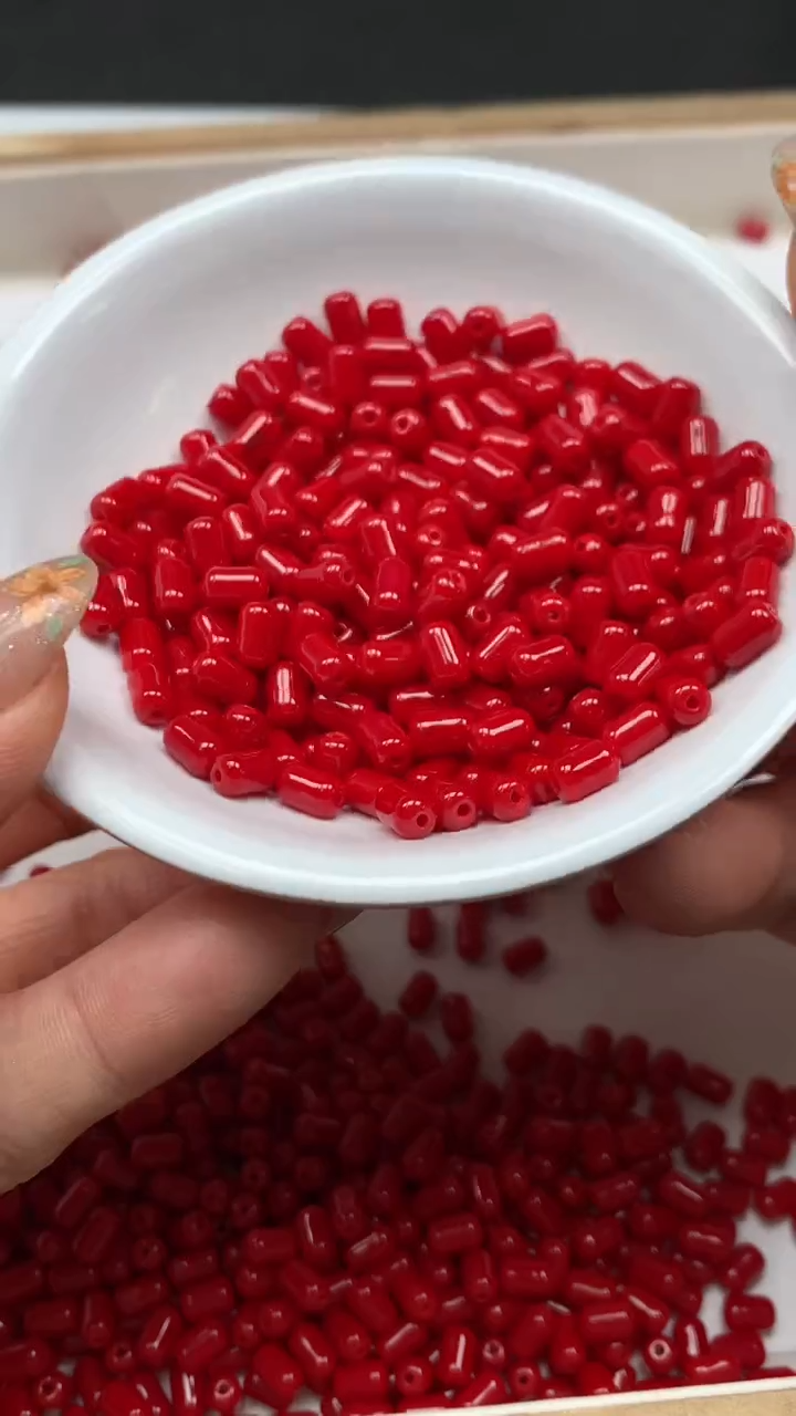 未镶嵌散珠南红玛瑙M956 锦红胶囊珠4*6mm30颗8元