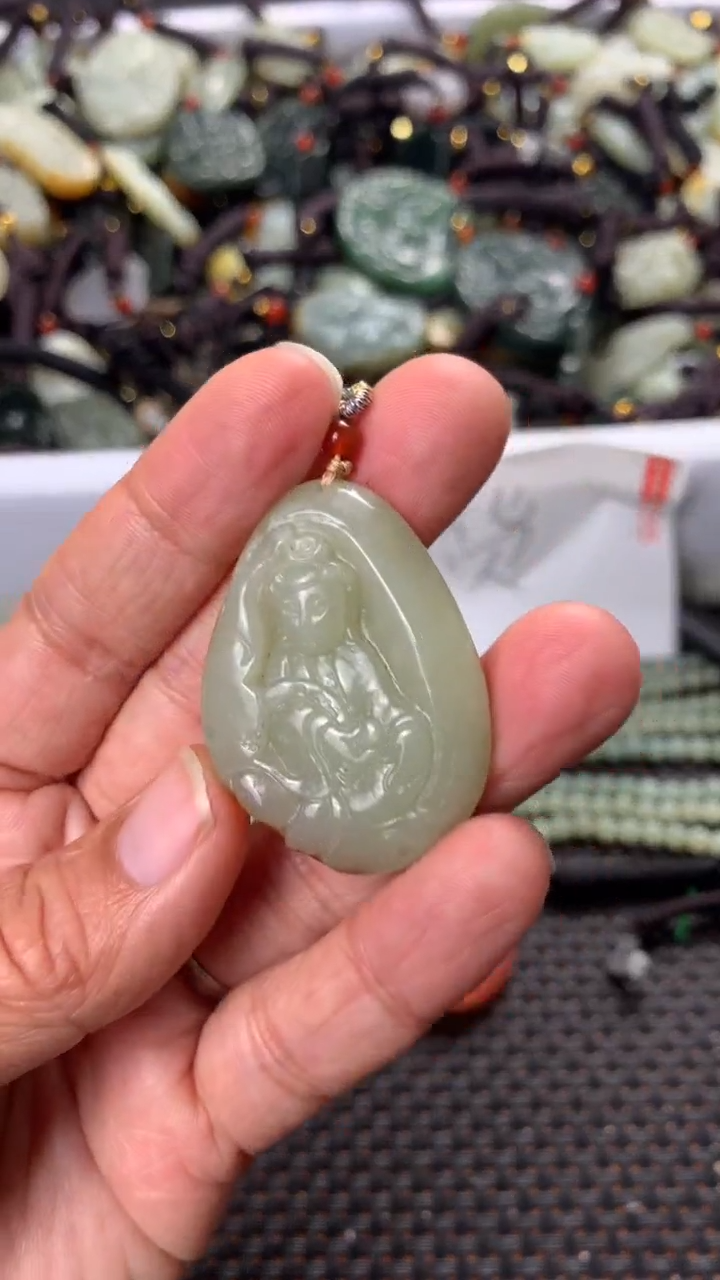 【闪购商品】和田玉颈饰未镶嵌多样性发货没有证书拍一发一有瑕