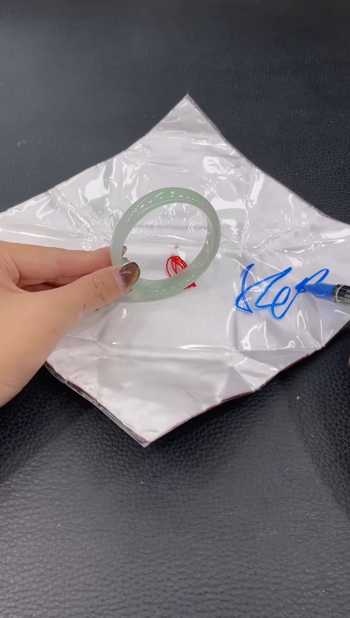 【闪购商品】翡翠手镯（贵妃镯）未镶嵌手镯