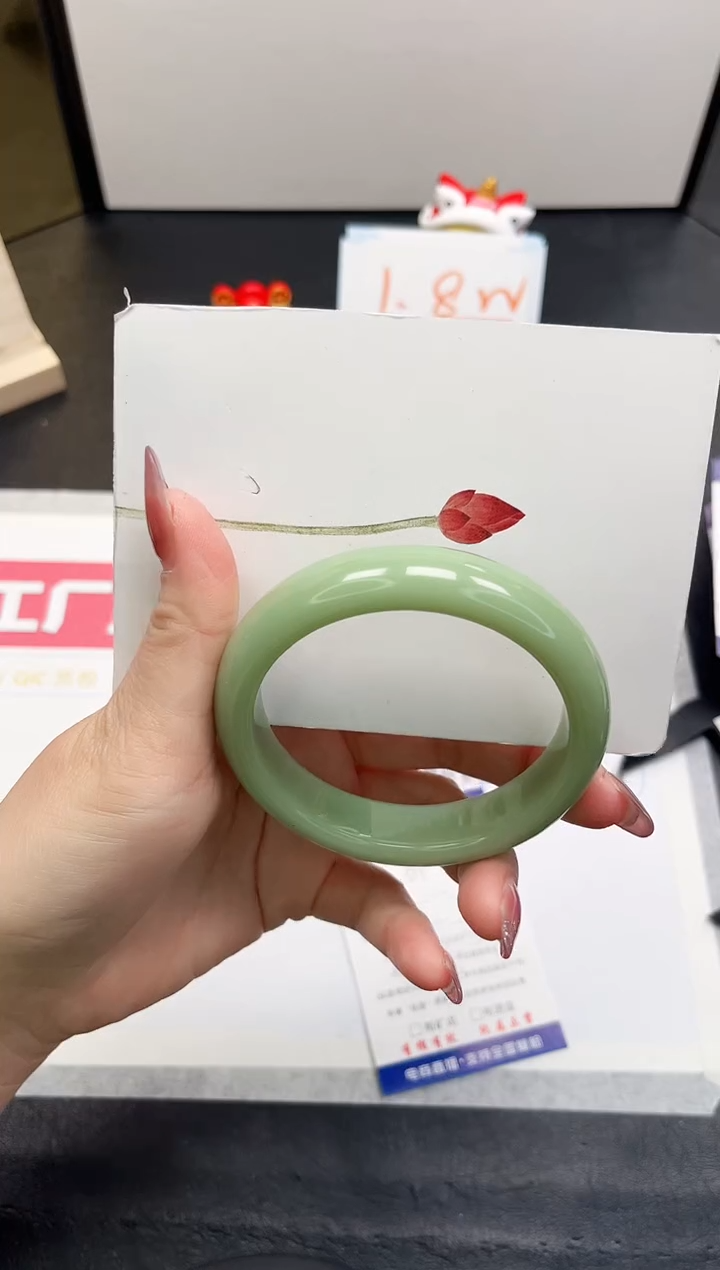 【闪购商品】石英质玉手镯未镶嵌149-58