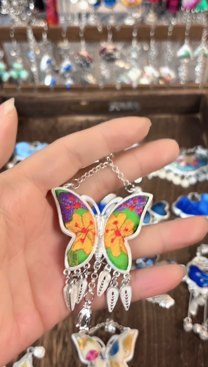 彩云南阁非遗老绣苗银饰品719