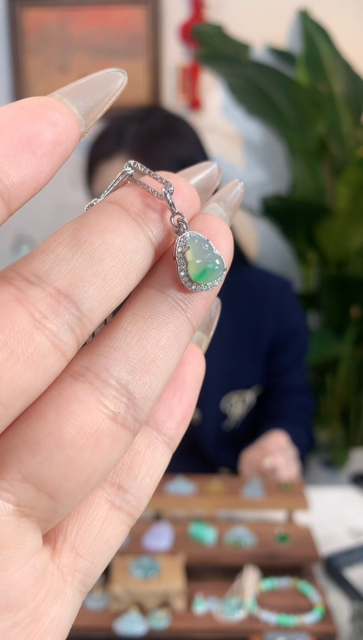 【闪购商品】翡翠吊坠(不含链)银S925镶嵌葫芦