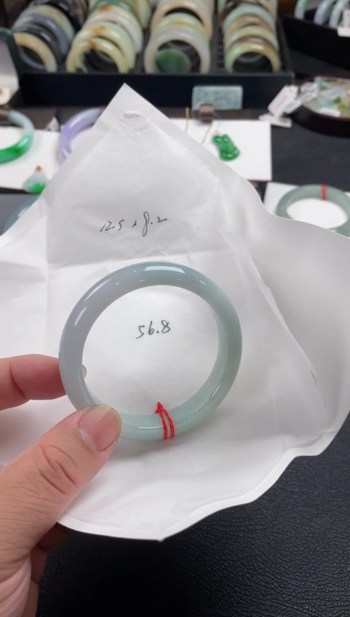 【闪购商品】翡翠手镯未镶嵌57圈口