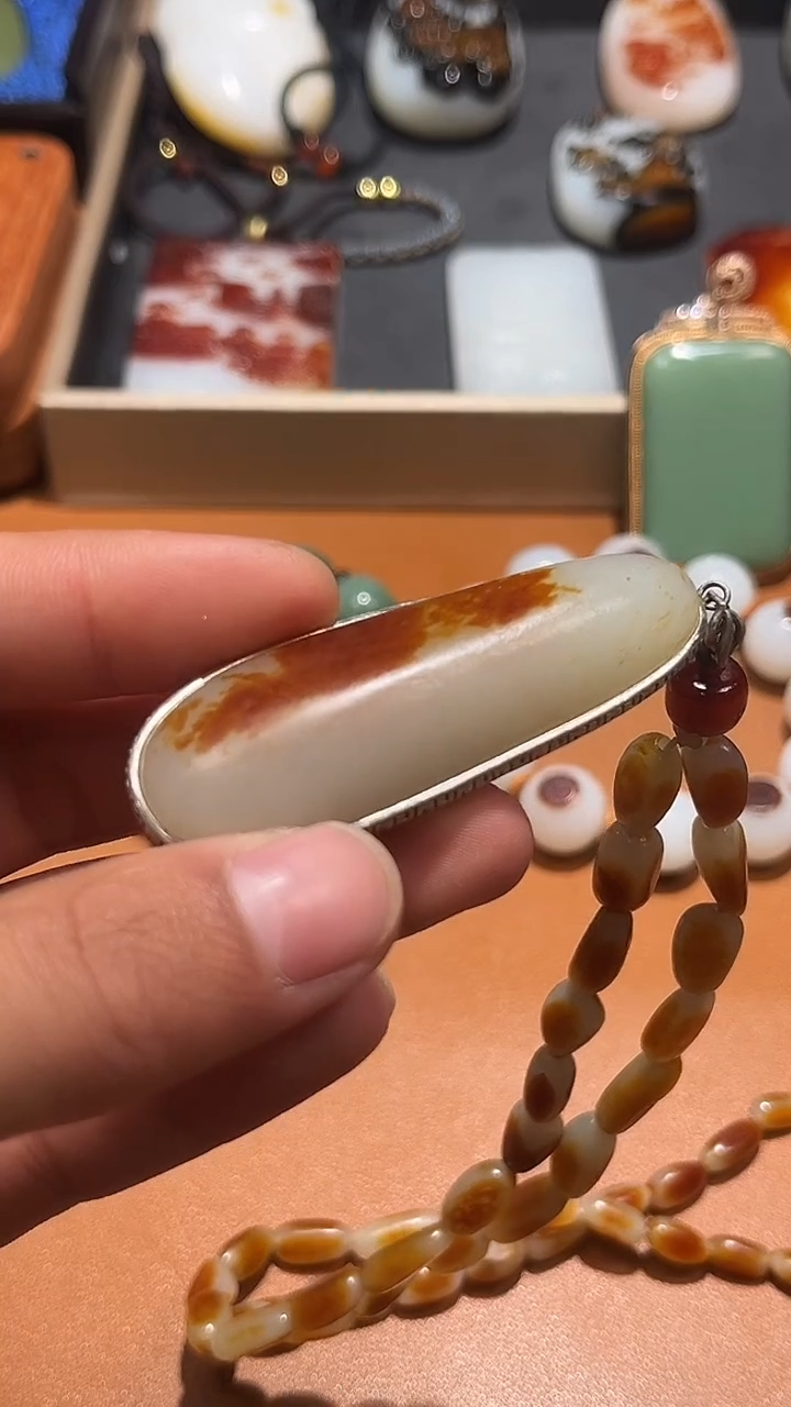 未镶嵌和田玉挂件无****。和田玉