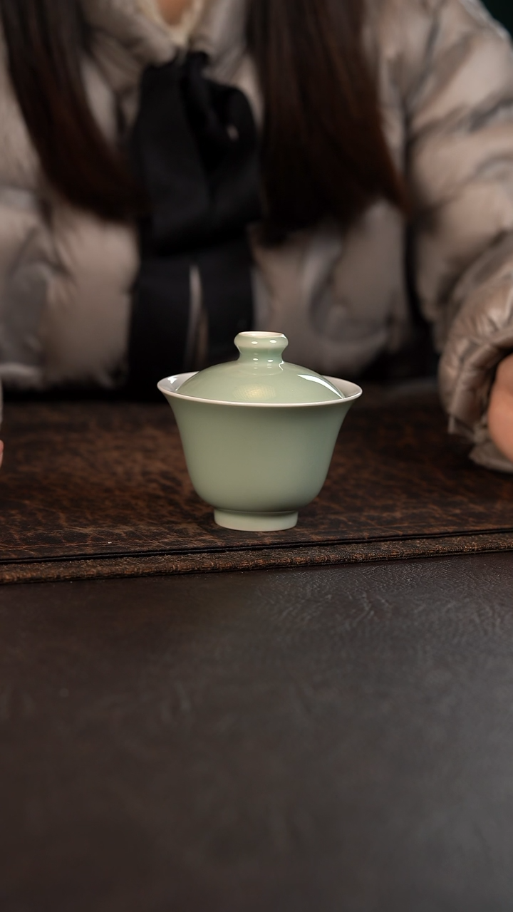 【闪购商品】杯云霞珍藏豆青釉小盖碗