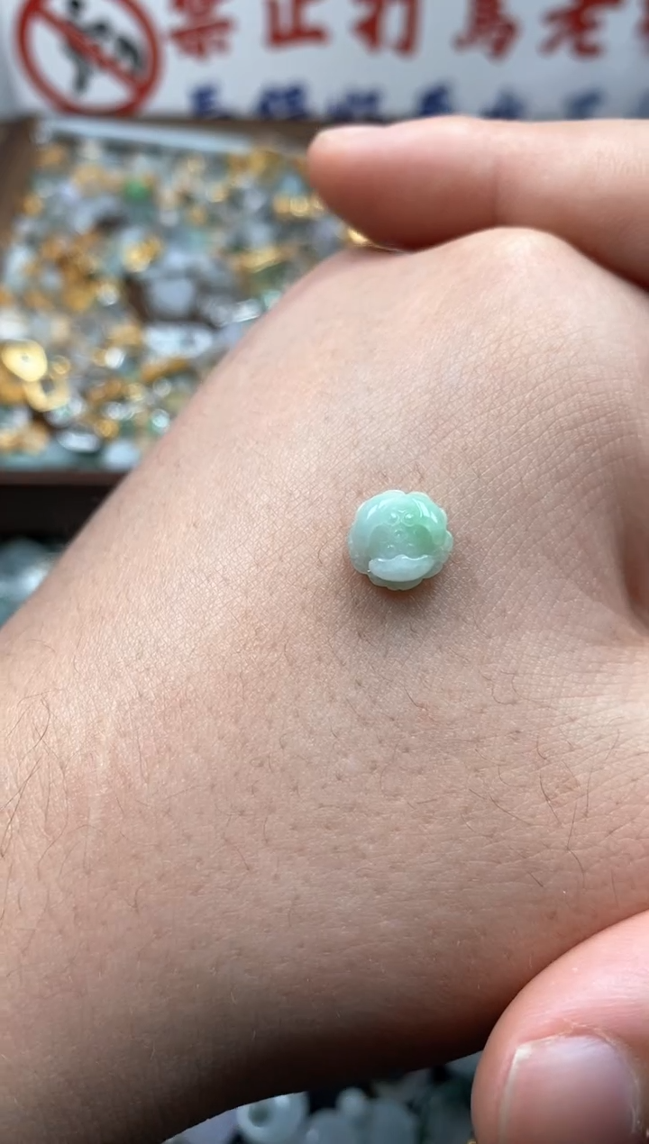 【闪购商品】翡翠颈饰未镶嵌哥哥