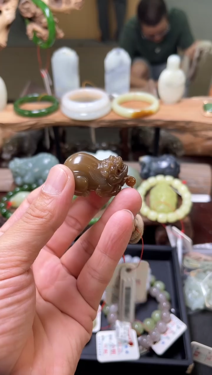 和田玉未镶嵌吊坠(不含链)且末金山糖 貔貅822122