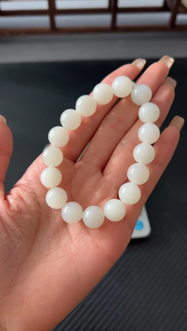 未镶嵌手串和田玉黑山微色差卡12mj