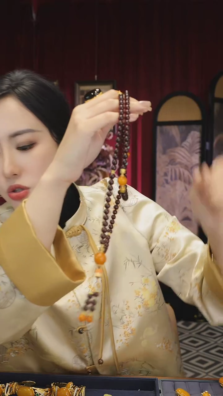 【闪购商品】血珀毛衣链银S925镶嵌血珀项链X3290