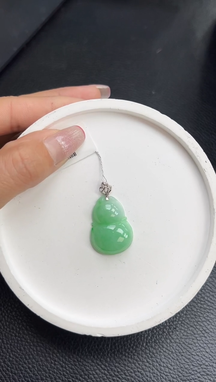 【闪购商品】翡翠颈饰18K金镶嵌YM1047-6 葫芦