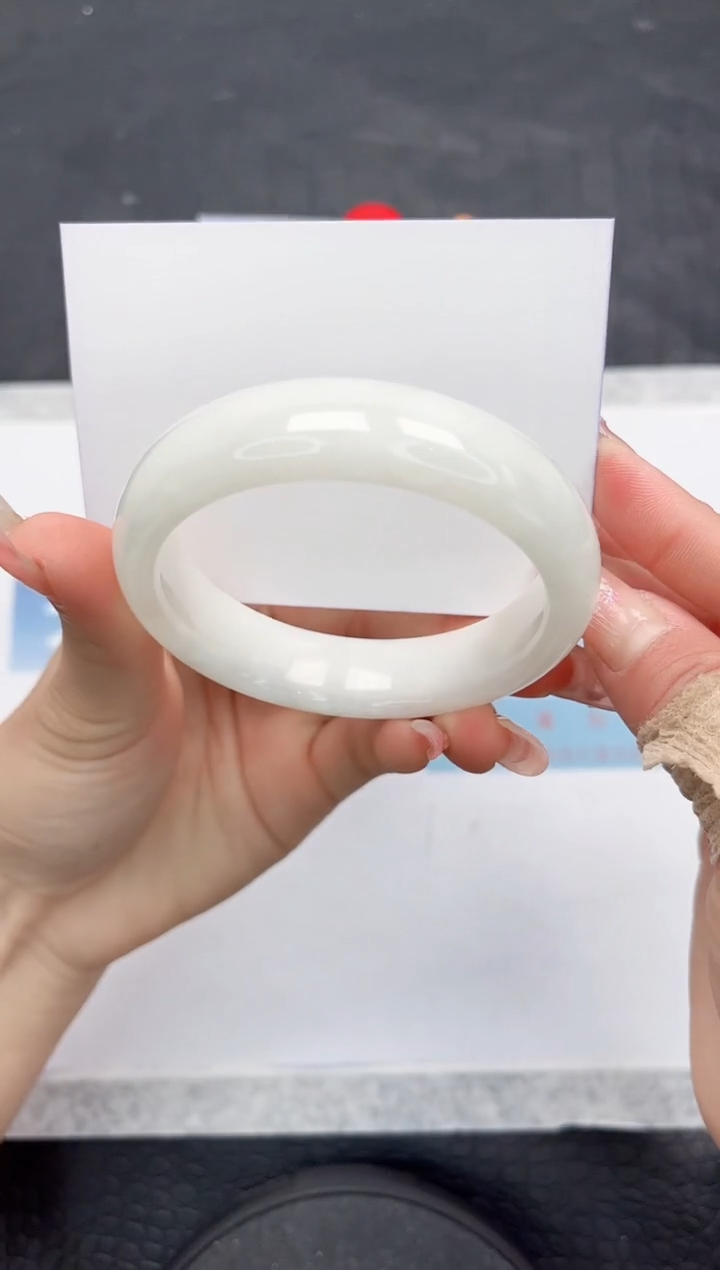 【闪购商品】和田玉手镯未镶嵌L155-60.4