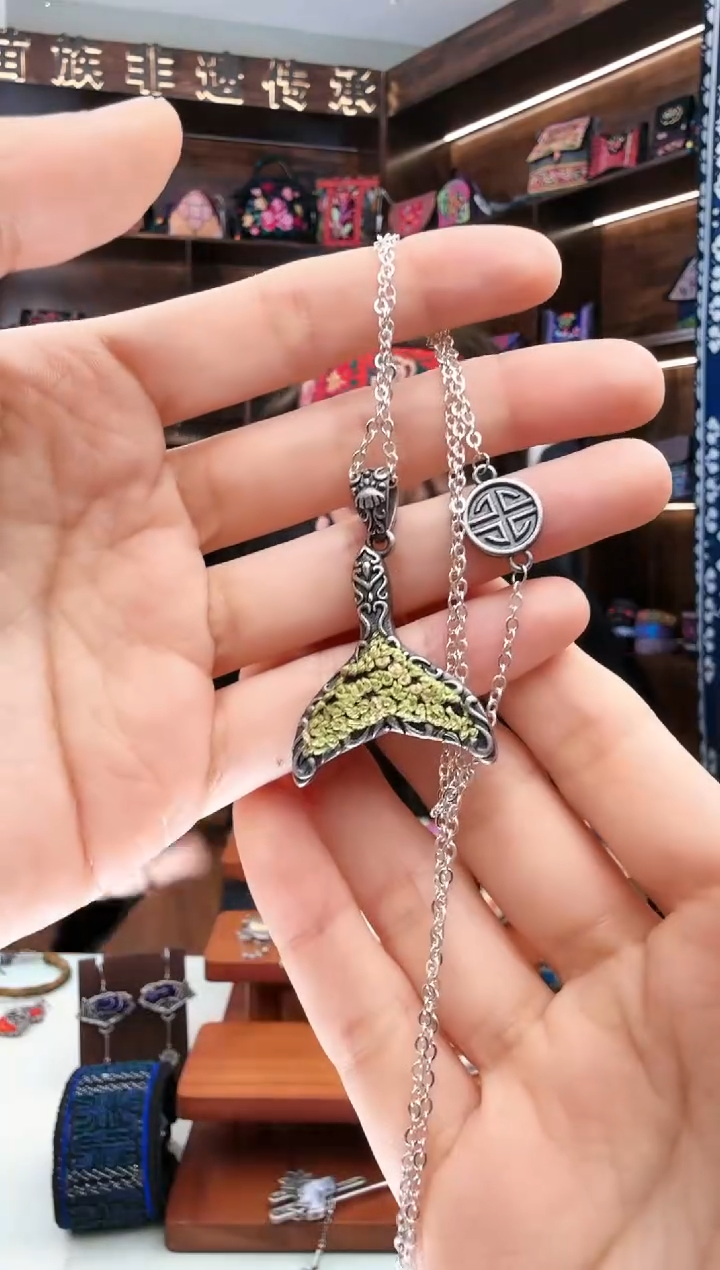 【闪购商品】织绣100蚩梦苗族古绣