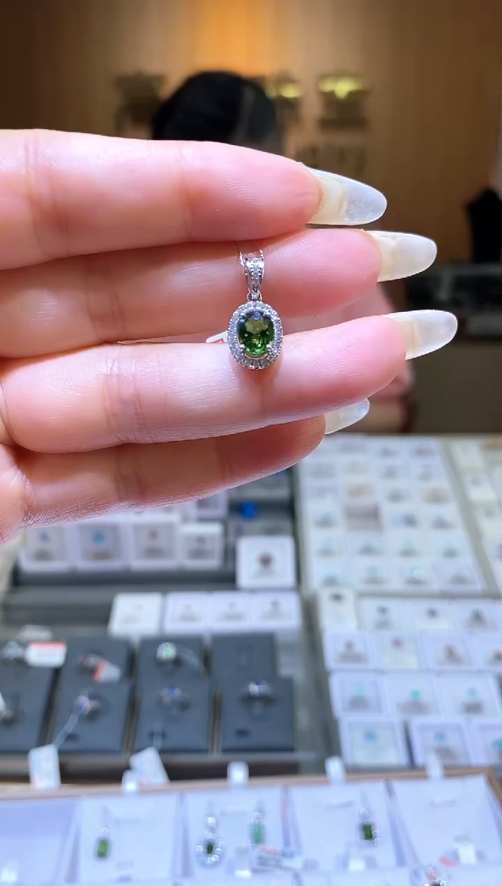 【闪购商品】碧玺吊坠(赠链)银S925镶嵌天然碧玺吊坠