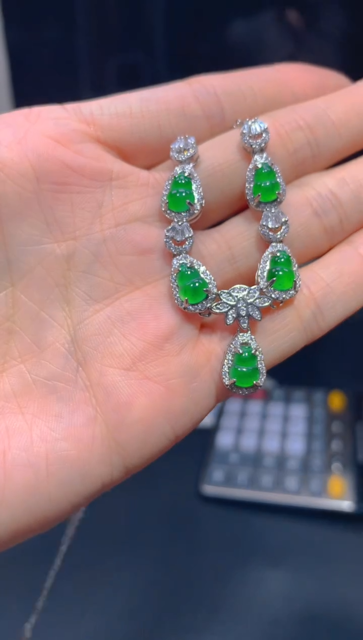 【闪购商品】定制翡翠未镶嵌100多样性发货(发其一）