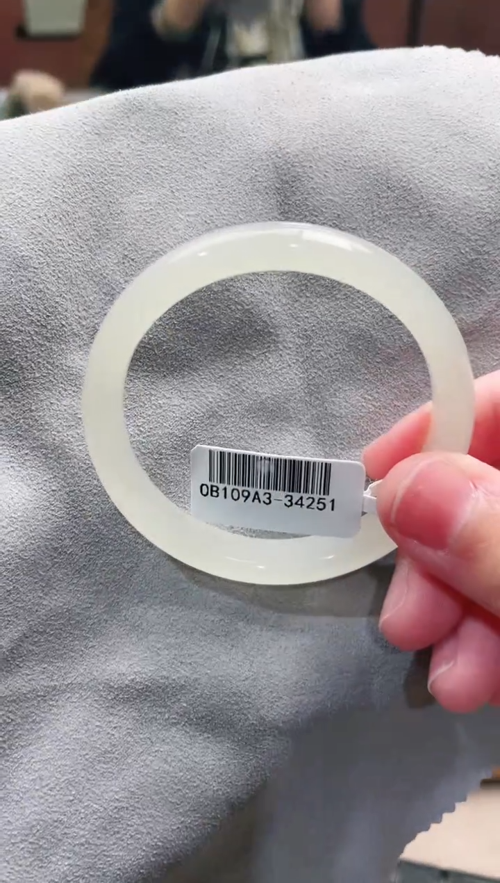 【闪购商品】和田玉手镯未镶嵌50+圈口