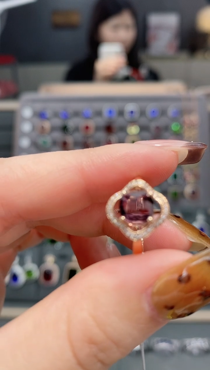 【闪购商品】碧玺戒指18K金镶嵌1.15