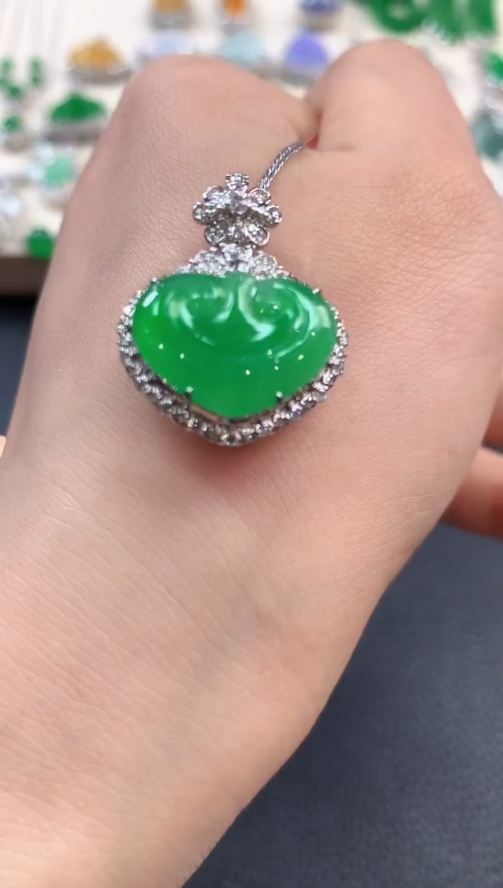 【闪购商品】翡翠吊坠(不含链)18K金镶嵌b99       