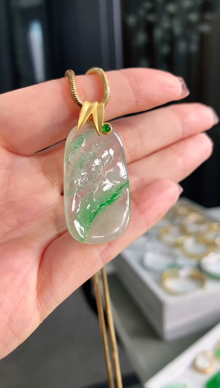 【闪购商品】翡翠吊坠(不含链)18K金镶嵌吊坠