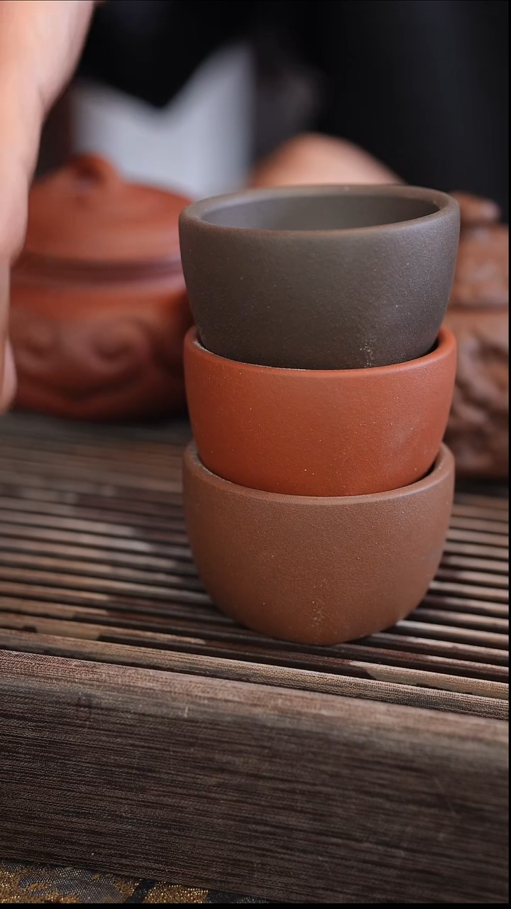 茶壶紫砂【发三个杯子】北红赤铁 黑金砂 变色龙 80cc【天圆地方杯】