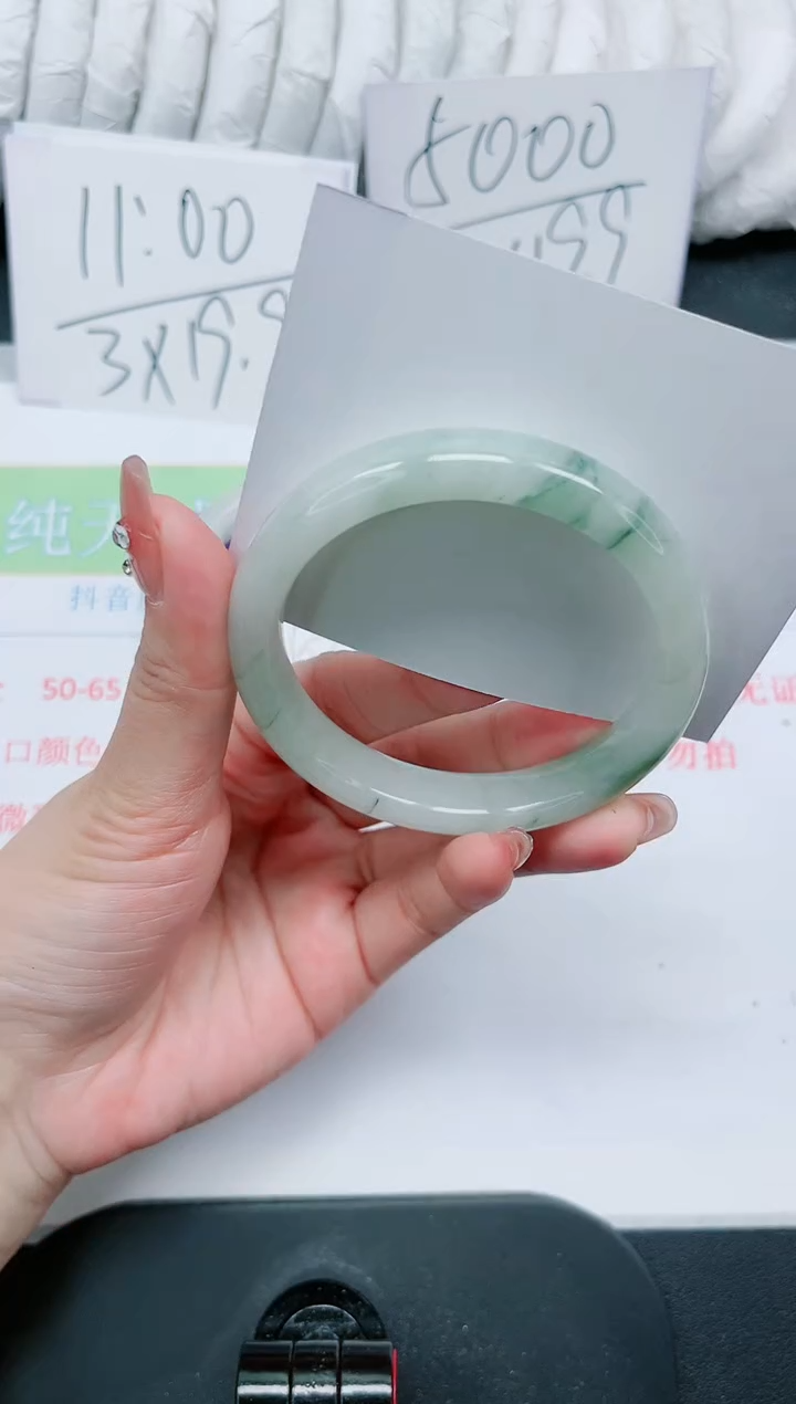 【闪购商品】石英质玉手镯未镶嵌76