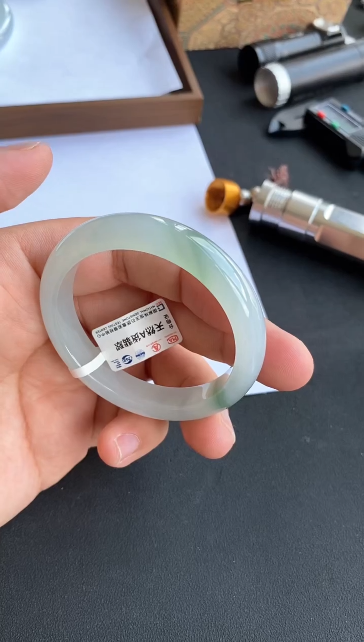 翡翠手镯未镶嵌47号51.6*10.8*7.7正圈