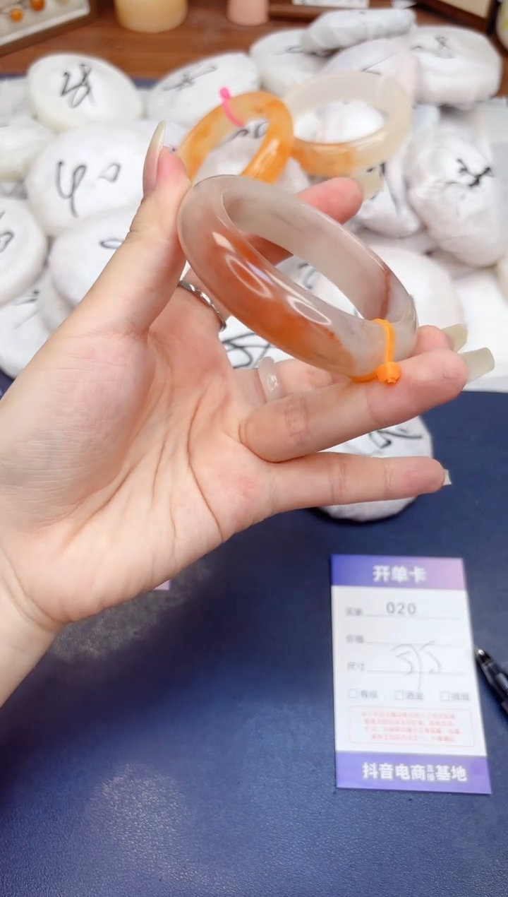 石英质玉手镯未镶嵌20-财气镯-圈口57