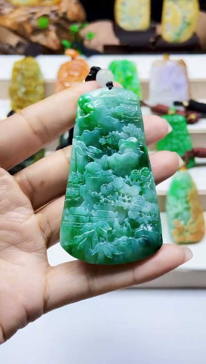 颈饰未镶嵌翡翠翡翠A货