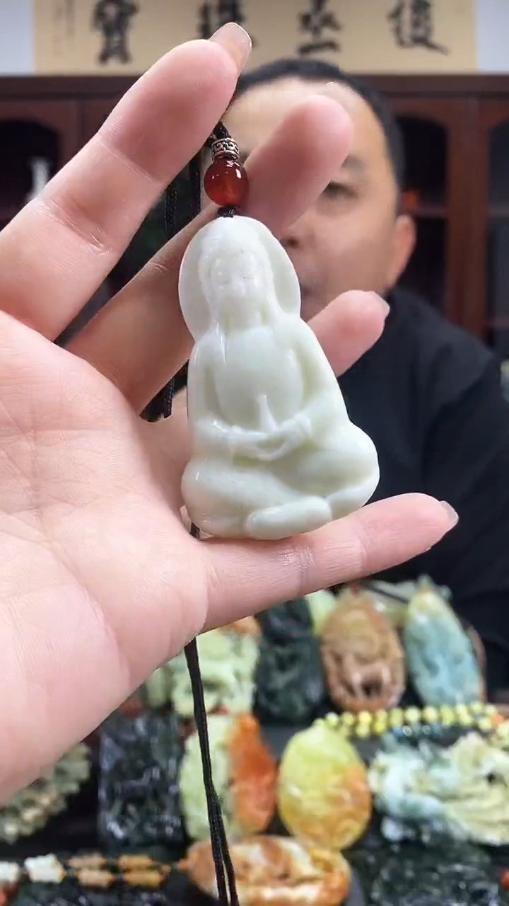 【闪购商品】蛇纹石玉吊坠未镶嵌·