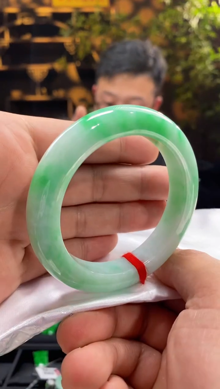 【闪购商品】翡翠手镯未镶嵌90064号天然翡翠a货56圈