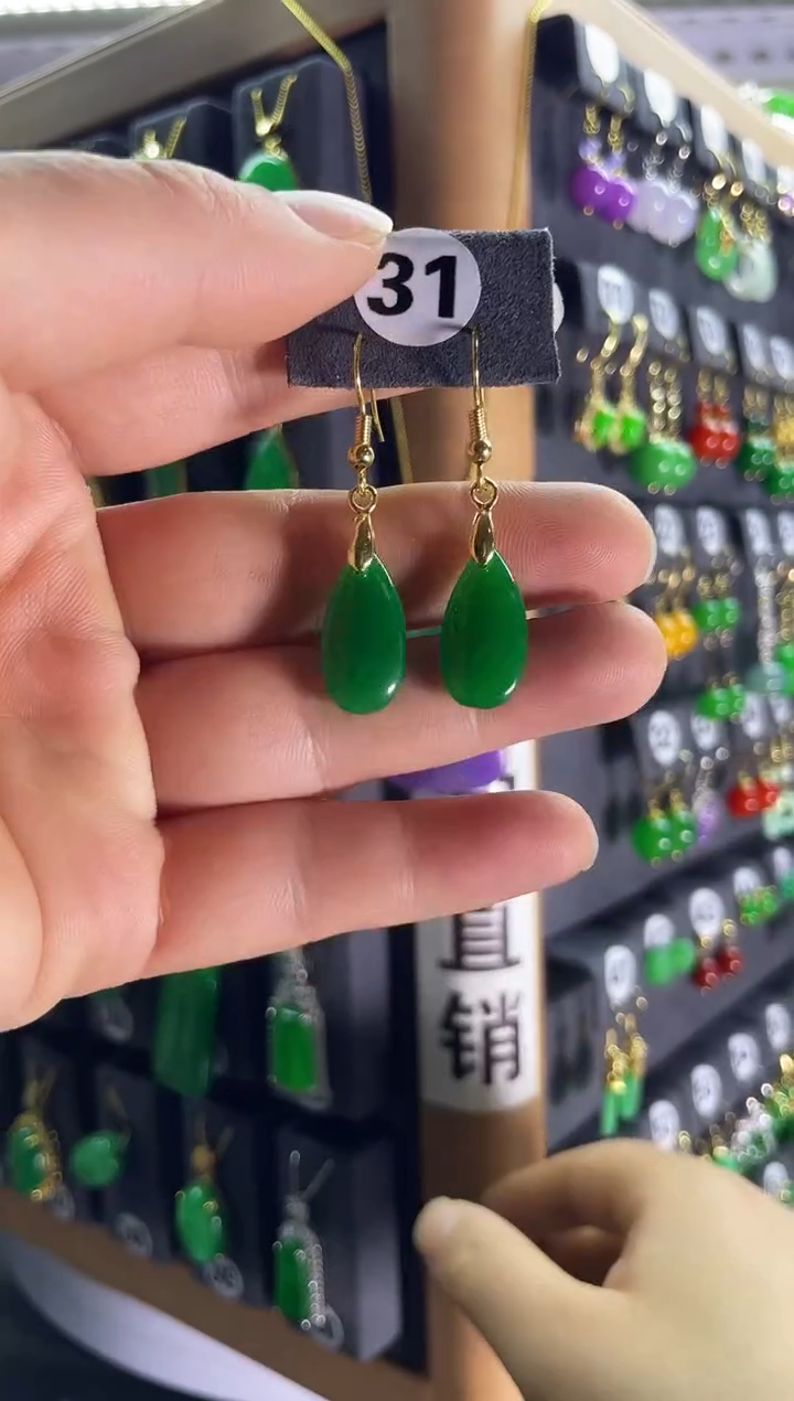 【闪购商品】翡翠耳饰银S925镶嵌31...