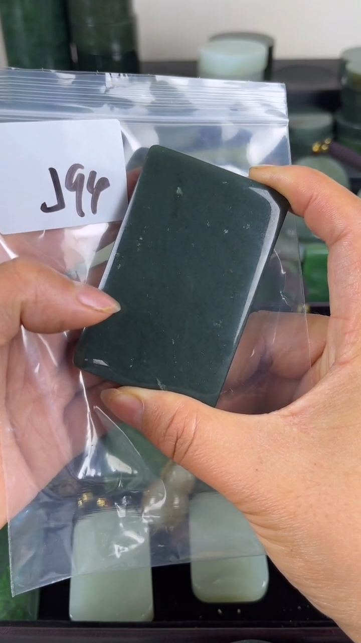 和田玉未镶嵌珠宝半成品牌子