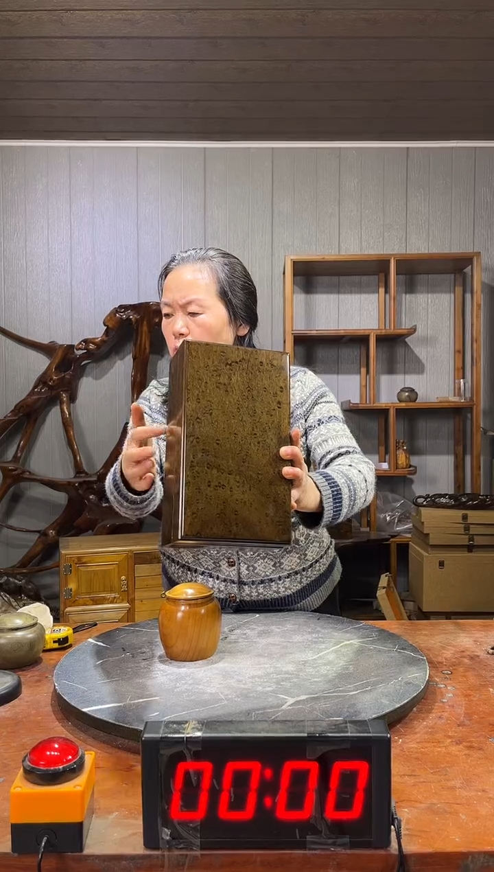 金丝楠鹰*鹰阴沉木盒子