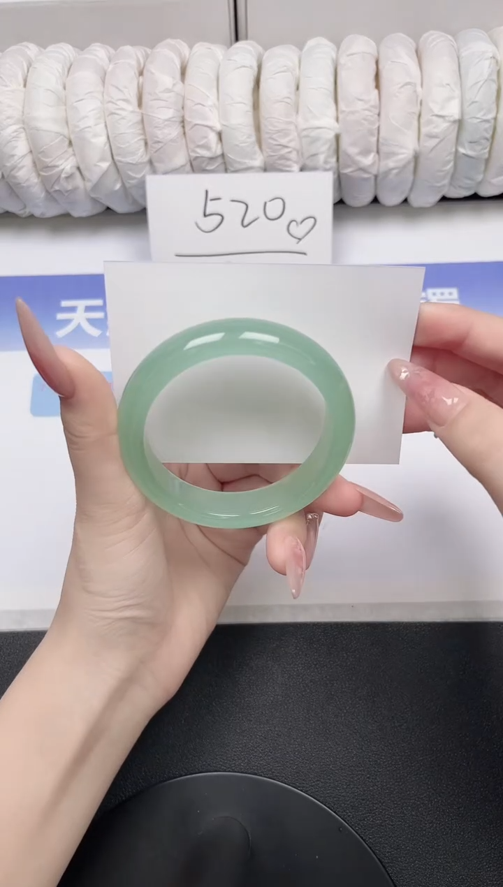 未镶嵌手镯石英质玉26-54