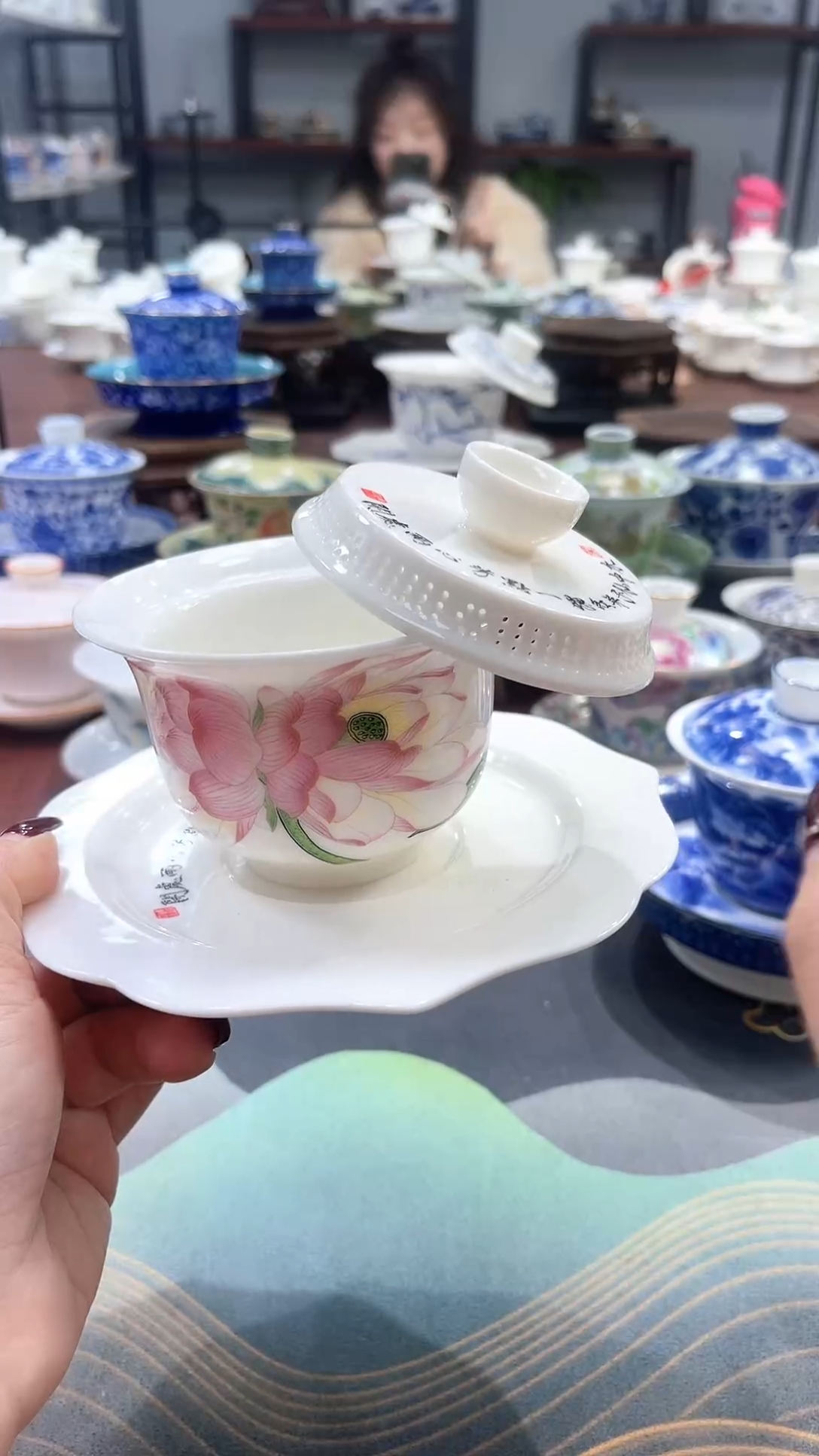 【闪购商品】360度出水荷花悬停盖碗