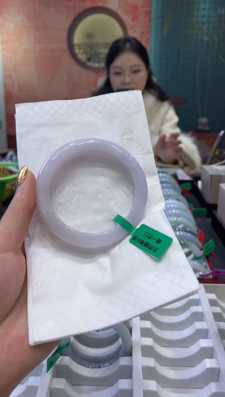 【闪购商品】翡翠手镯未镶嵌多人17478