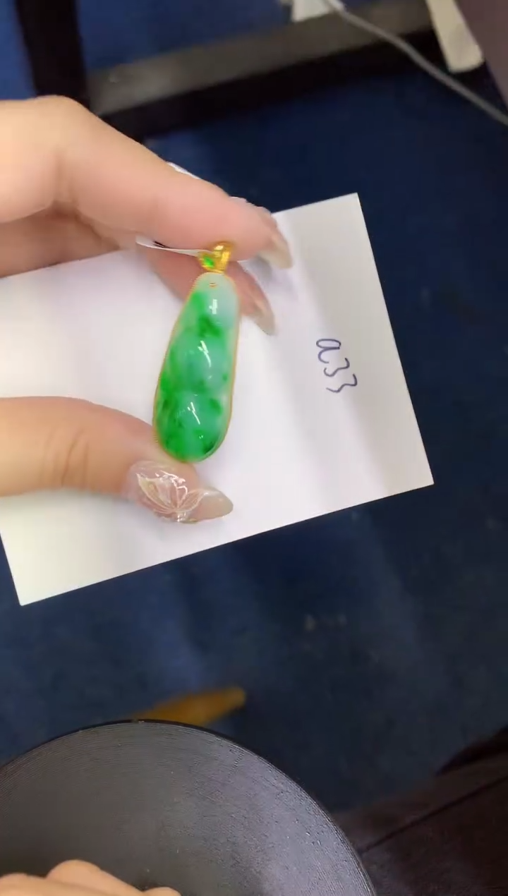 【闪购商品】翡翠颈饰18K金镶嵌0000000000