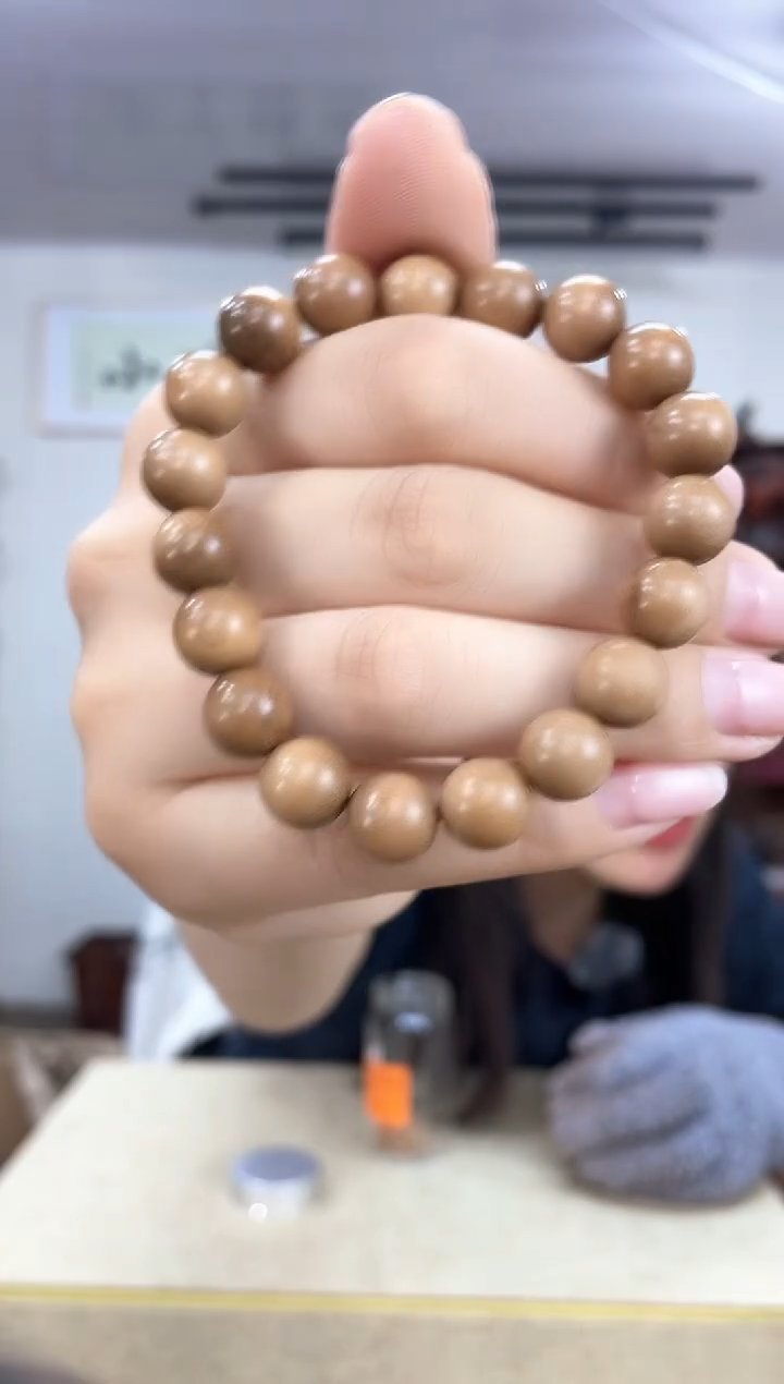 154老山檀1.0黑肉单圈串木木微瑕