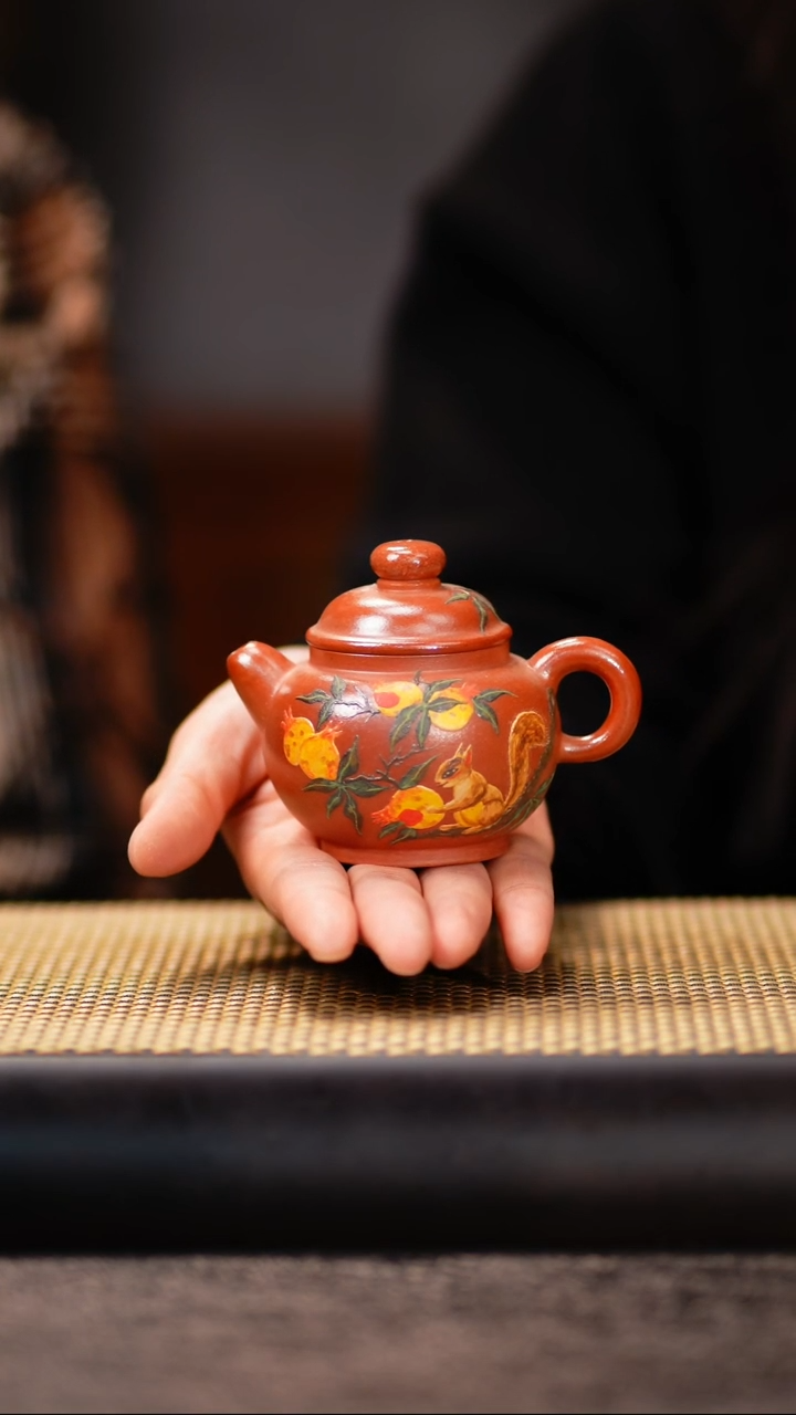 LJY49洑东白泥柴烧松鼠石榴