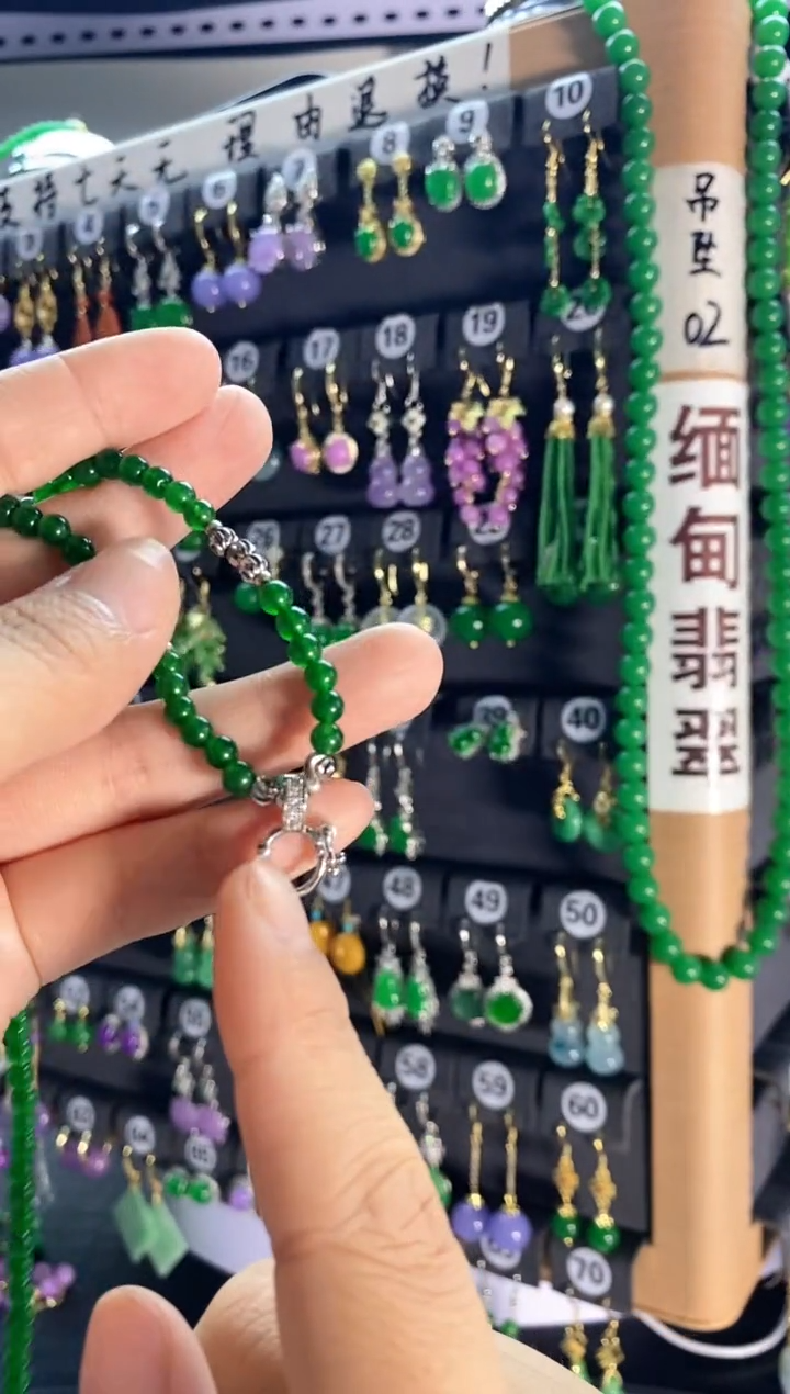 翡翠银S925镶嵌耳饰看.....