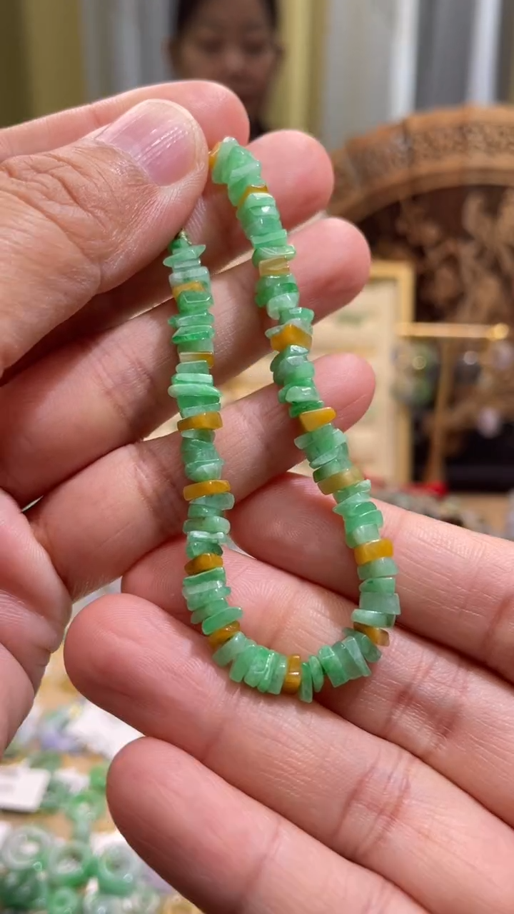 颈饰未镶嵌翡翠蝶**?手串