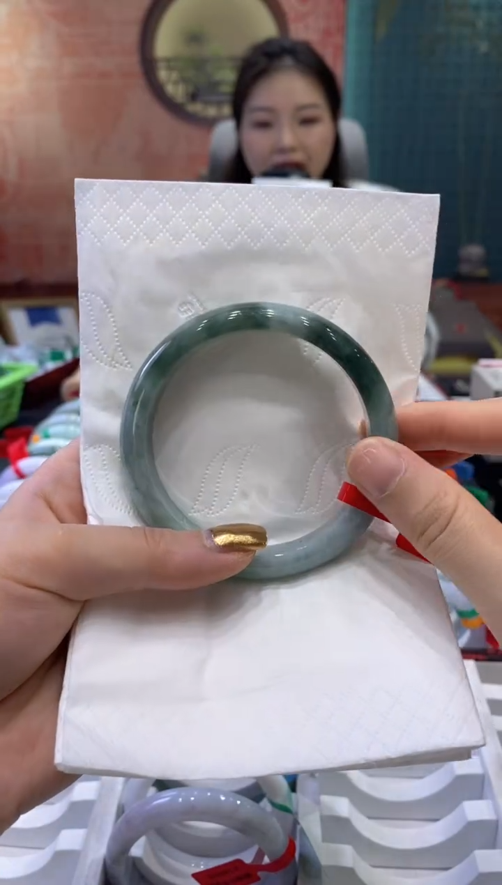 【闪购商品】翡翠手镯未镶嵌多人03752