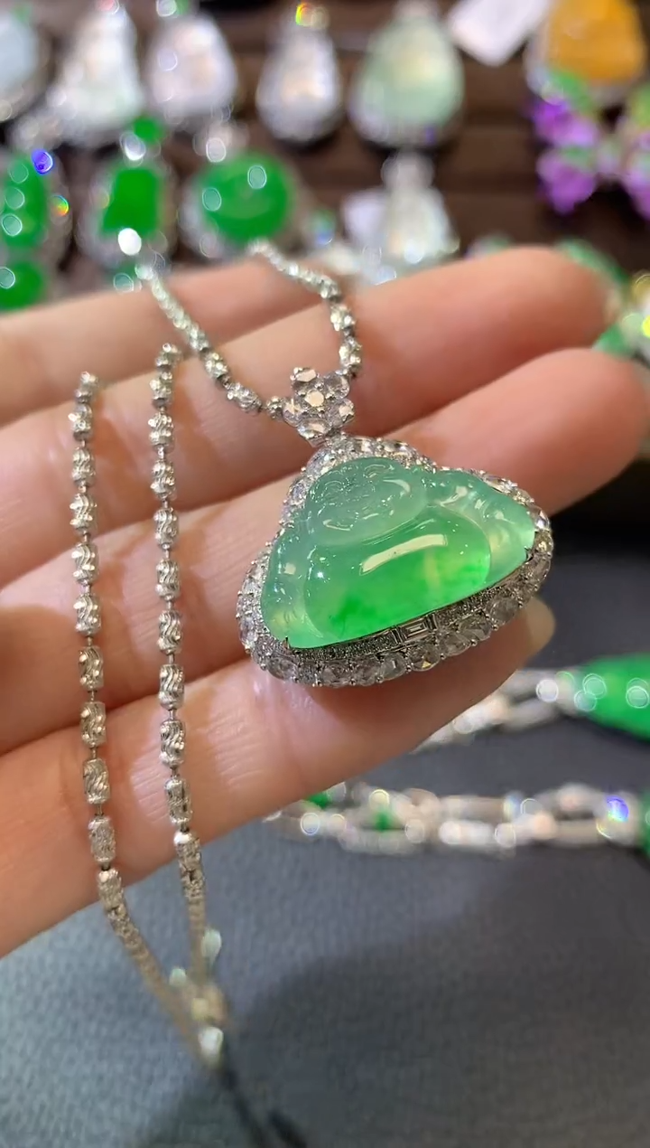 【闪购商品】翡翠吊坠(不含链)18K金镶嵌C77