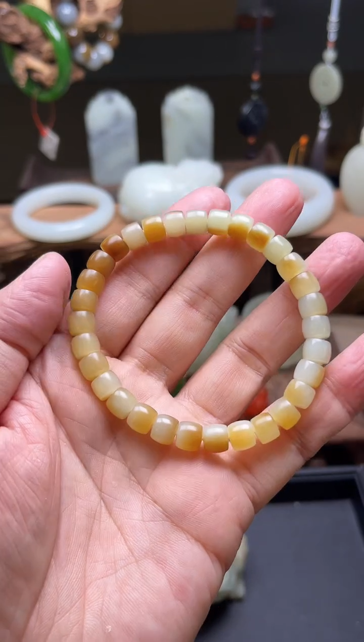 【闪购商品】和田玉手串未镶嵌卡8金山糖白 极限弧