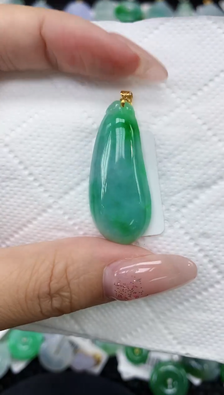 颈饰18K金镶嵌翡翠1111111111