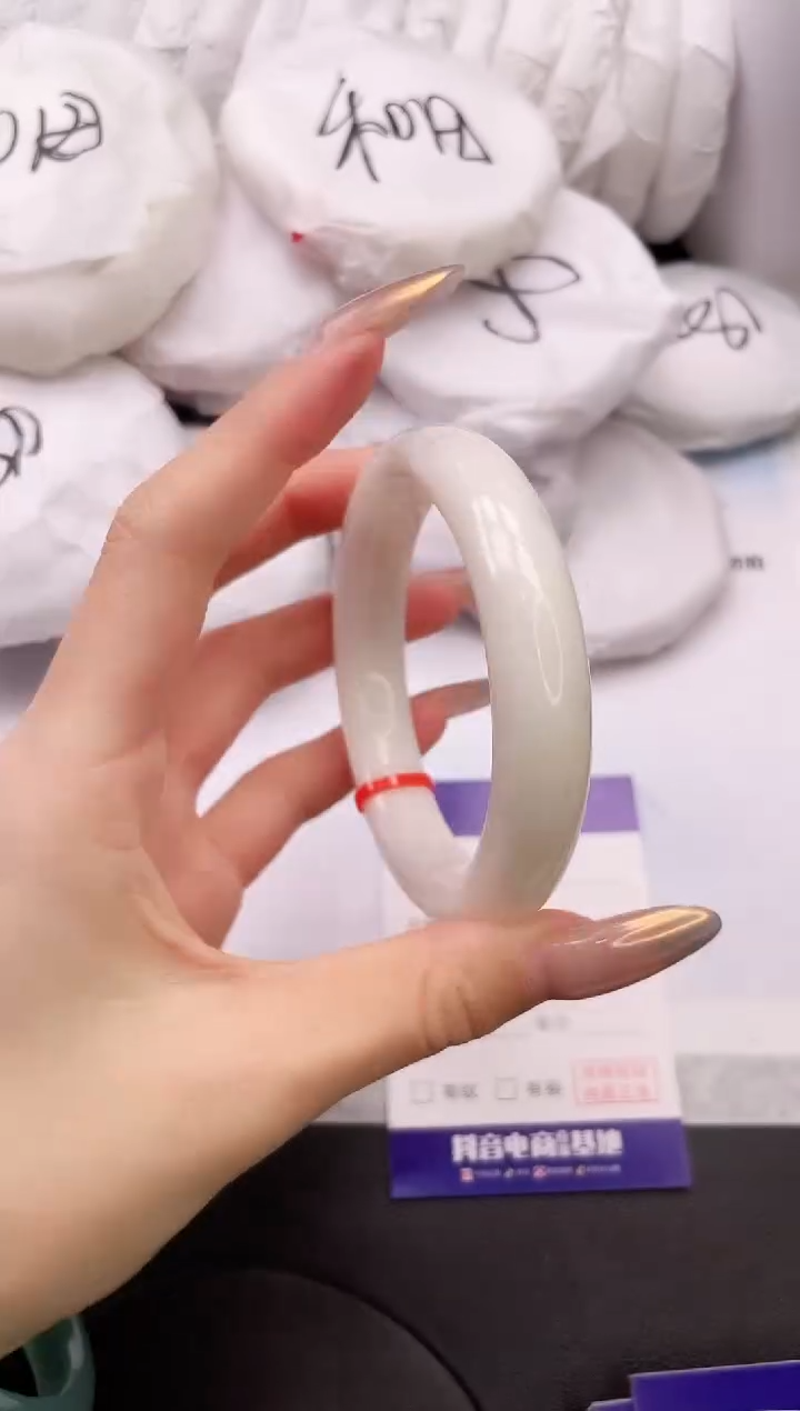 【闪购商品】和田玉手镯未镶嵌8K306-59