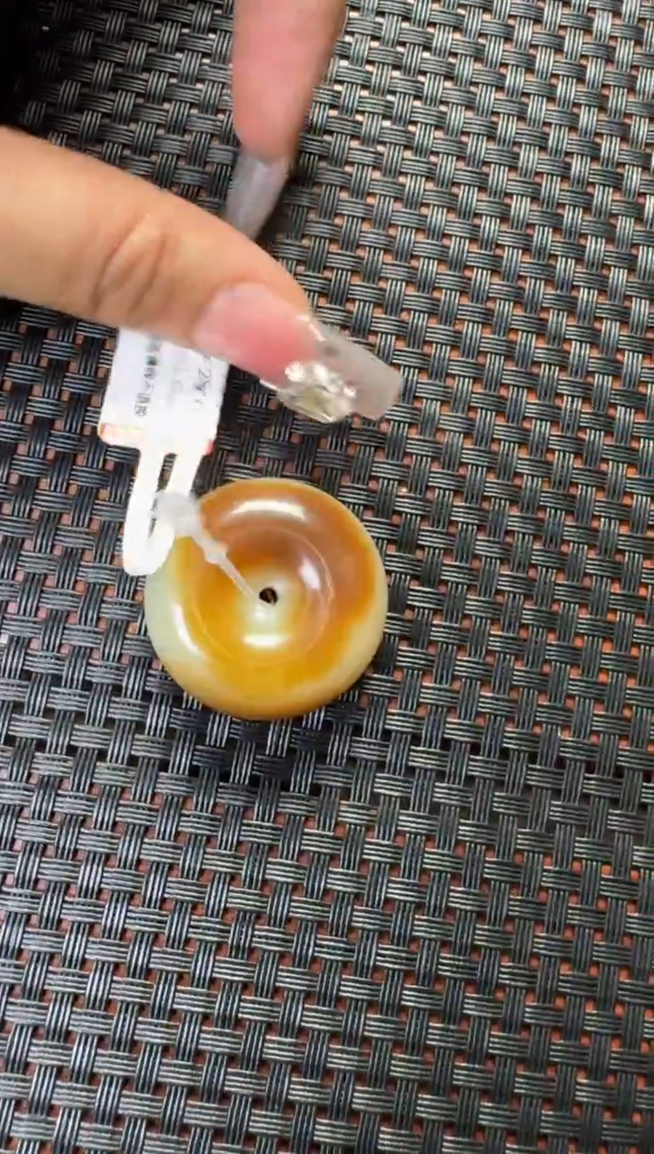 吊坠(赠链)未镶嵌和田玉若羌糖青平安扣